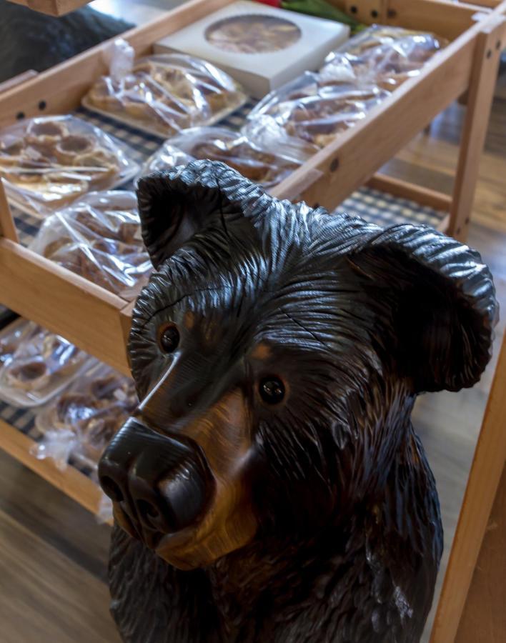 Bear Tracks Inn ライオンズ・ヘッド エクステリア 写真