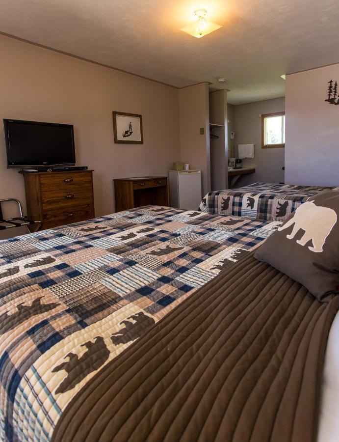 Bear Tracks Inn ライオンズ・ヘッド エクステリア 写真